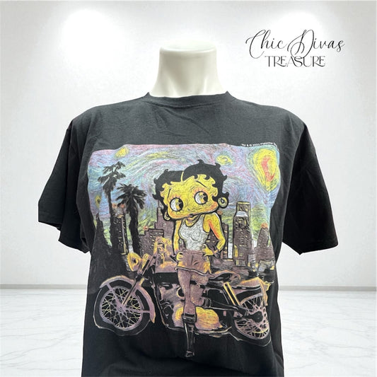 Betty black shirt